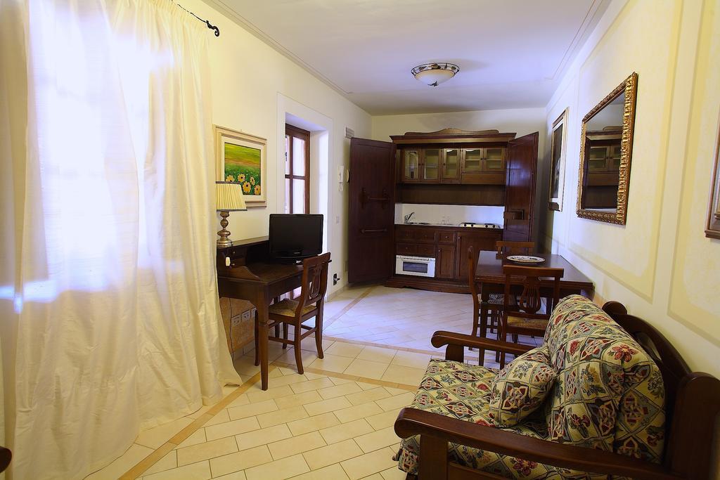 Bed & Breakfast Residenze L'uncinaia House *