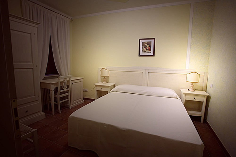Bed & Breakfast Residenze L'uncinaia House