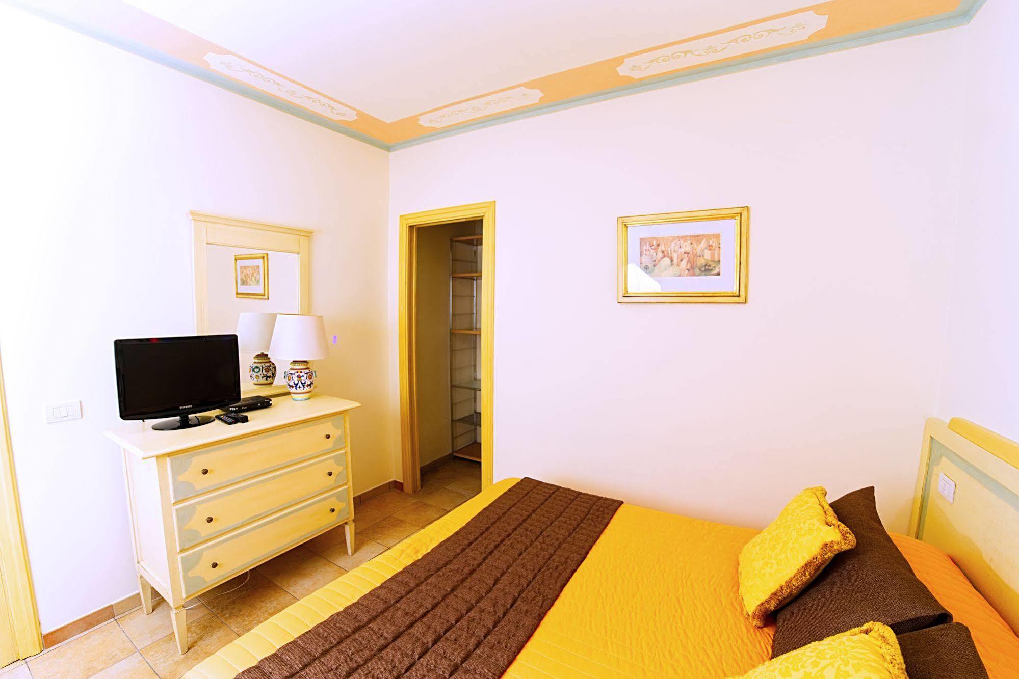 Bed & Breakfast Residenze L'uncinaia House
