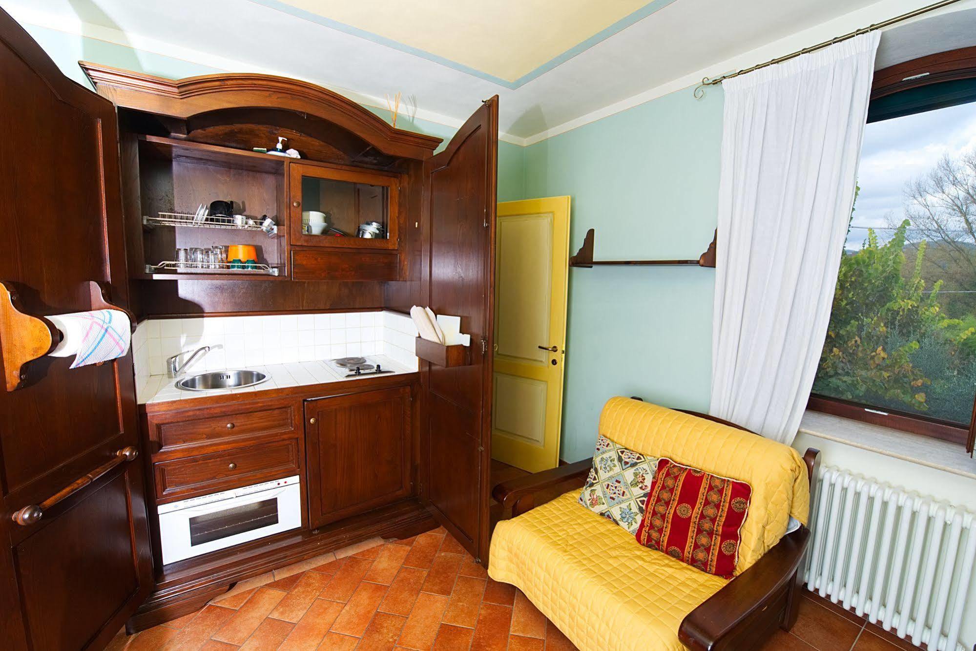 Bed & Breakfast Residenze L'uncinaia House