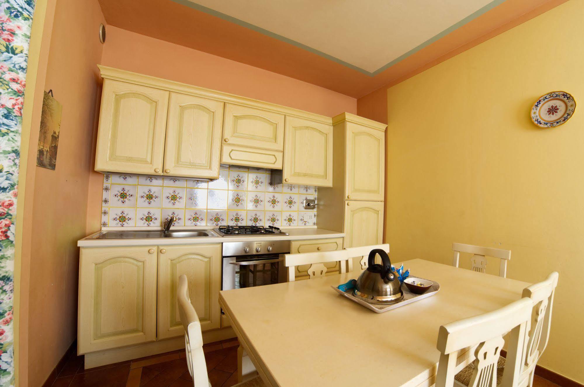Residenze L'uncinaia House Bed & Breakfast
